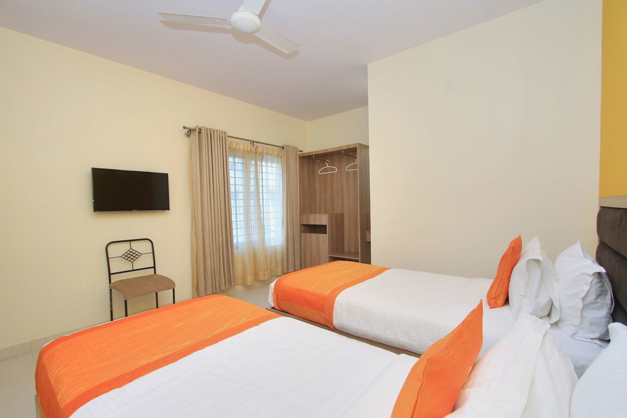 Hotel O Golden Inn Near Cubbon Park Bangalore Exterior foto